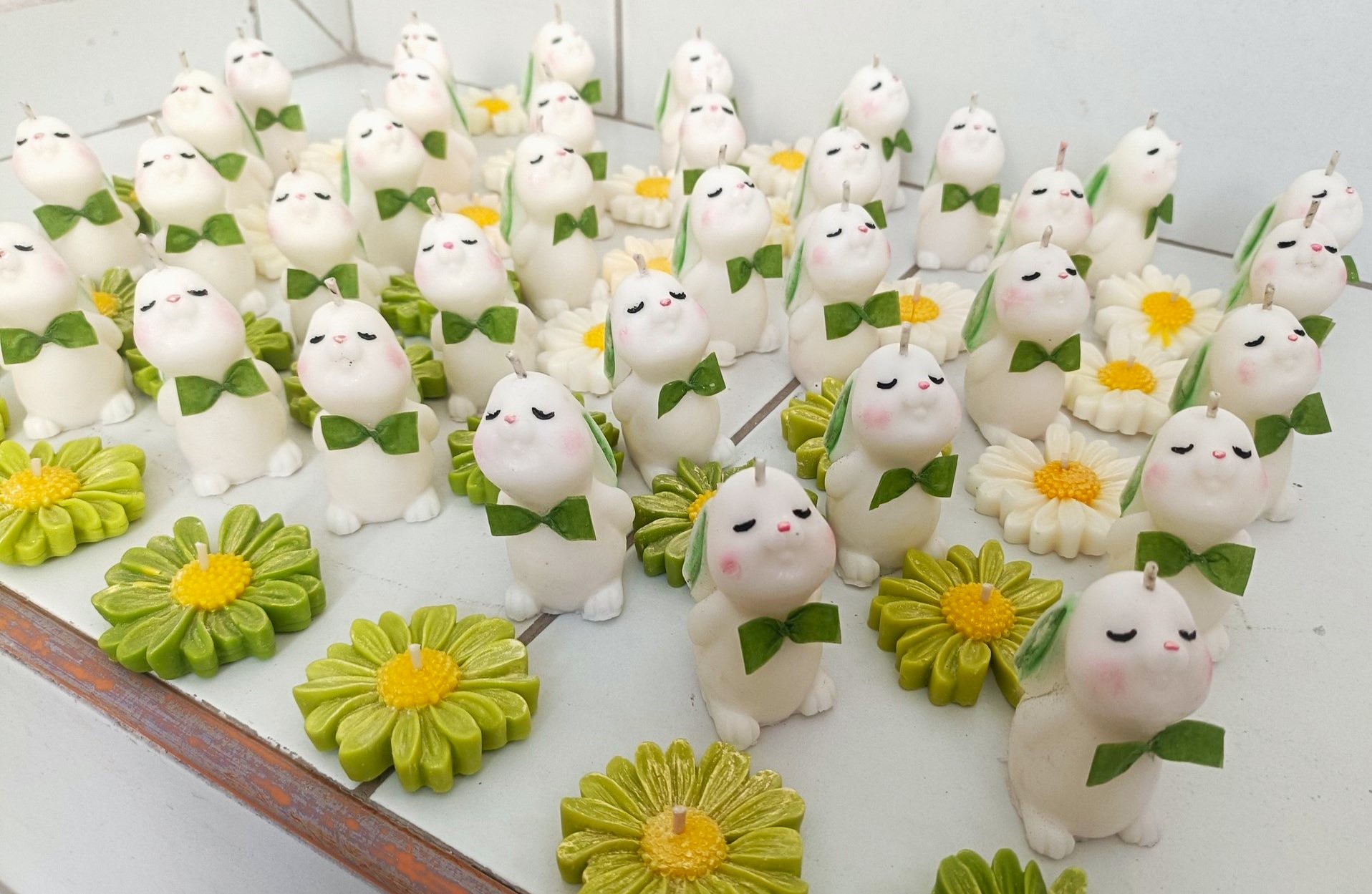 Velas en forma de conejitos besucones 🐰